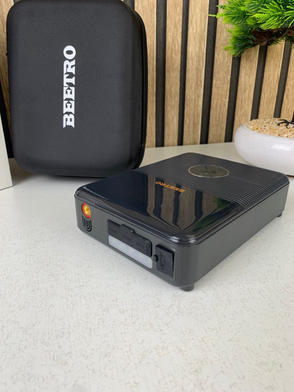 Booster de Batterie 2000A avec Power Bank 21800 mAh et Compresseur 10 Bar – جهاز تعزيز البطارية بقوة 2000 أمبير مع بنك طاقة بسعة 21800 مللي أمبير وضاغط هواء