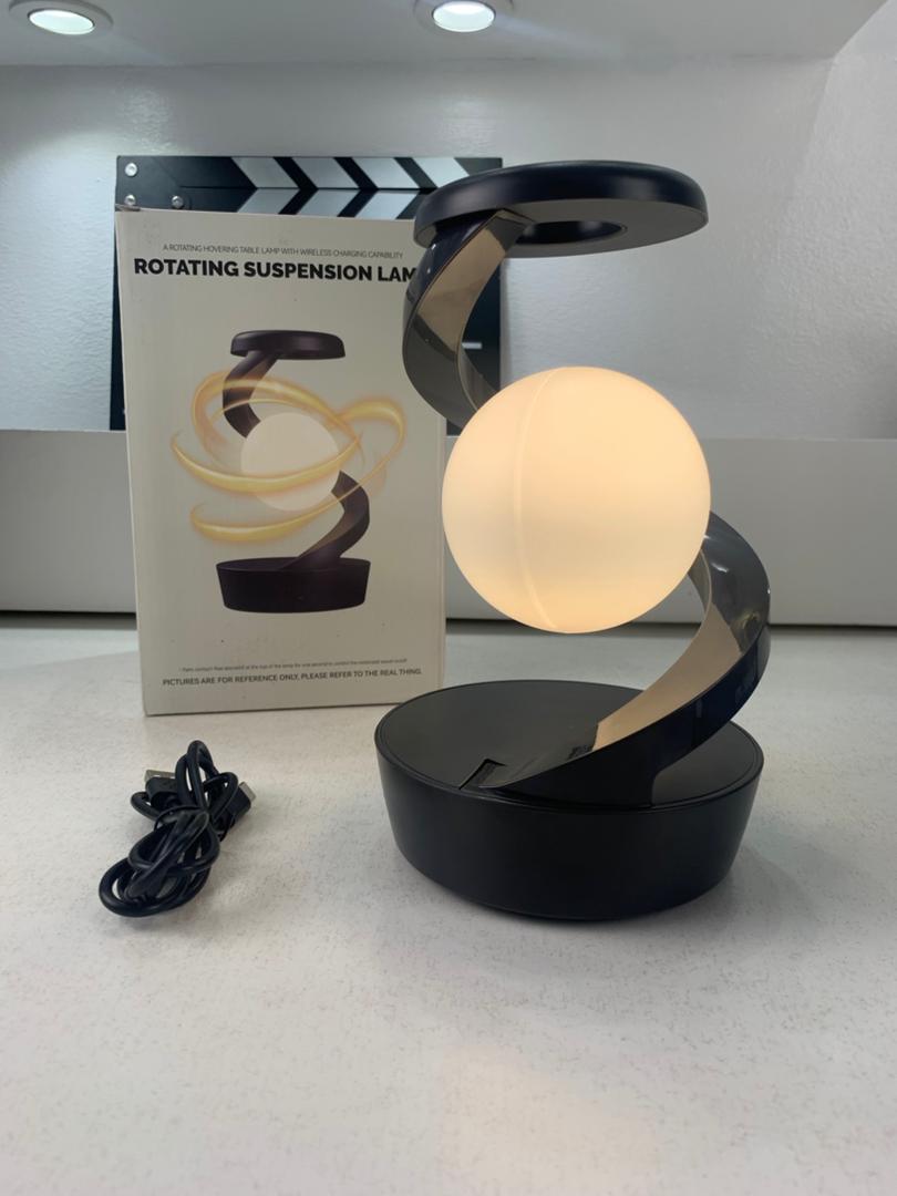Lampe de Chevet en Spirale Design Moderne Lumière RGB – مصباح لاسلكي بأضواء متغيرة