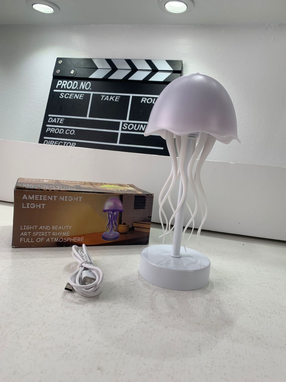 Lampe méduse RVB rechargeable avec capteur tactile et pieds dansants – مصباح ديكور على شكل قنديل