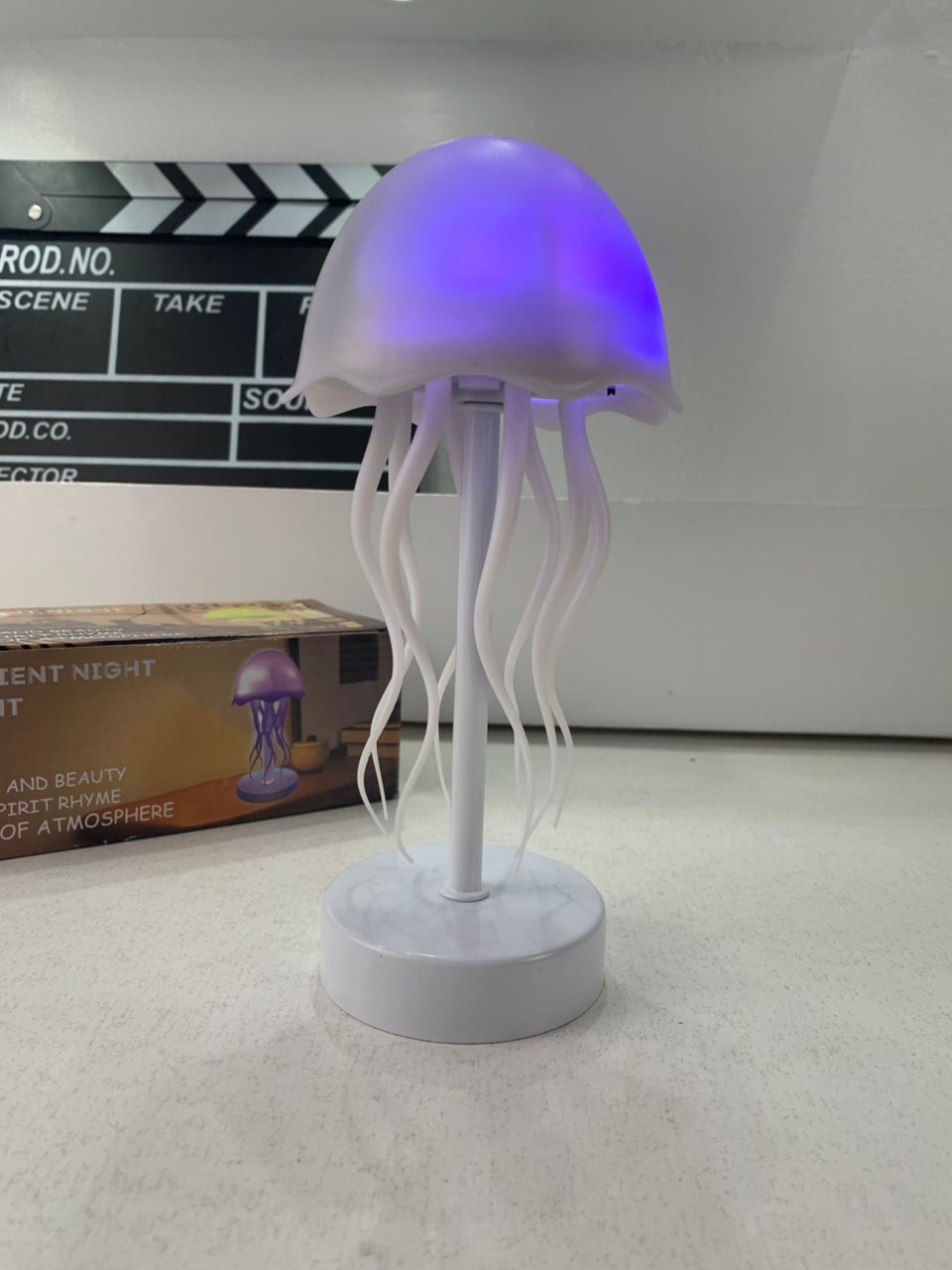 Lampe méduse RVB rechargeable avec capteur tactile et pieds dansants – مصباح ديكور على شكل قنديل