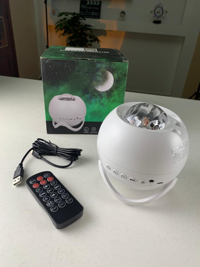 Projecteur d’aurores et Haut Parleur Bluetooth avec 15 modes d’éclairage – جهاز عرض نجوم ومكبر صوت