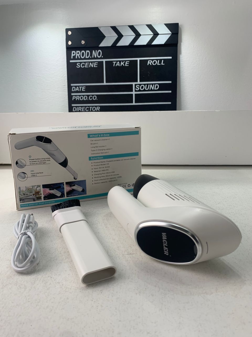 Aspirateur Pliable et Portable pour Voiture avec Éclairage LED – مكنسة كهربائية محمولة للسيارات