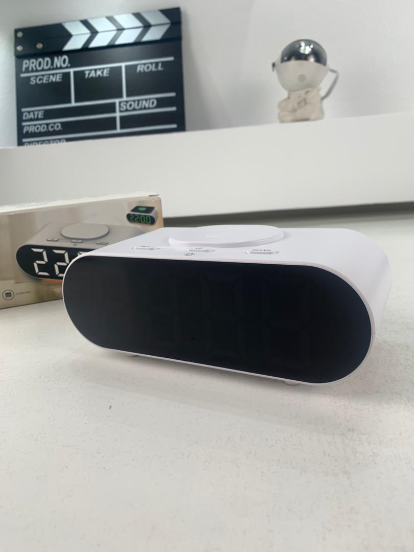 Horloge numérique LED et Chargeur Sans Fil GH9000 – ساعة منبه وشاحن لاسلكي