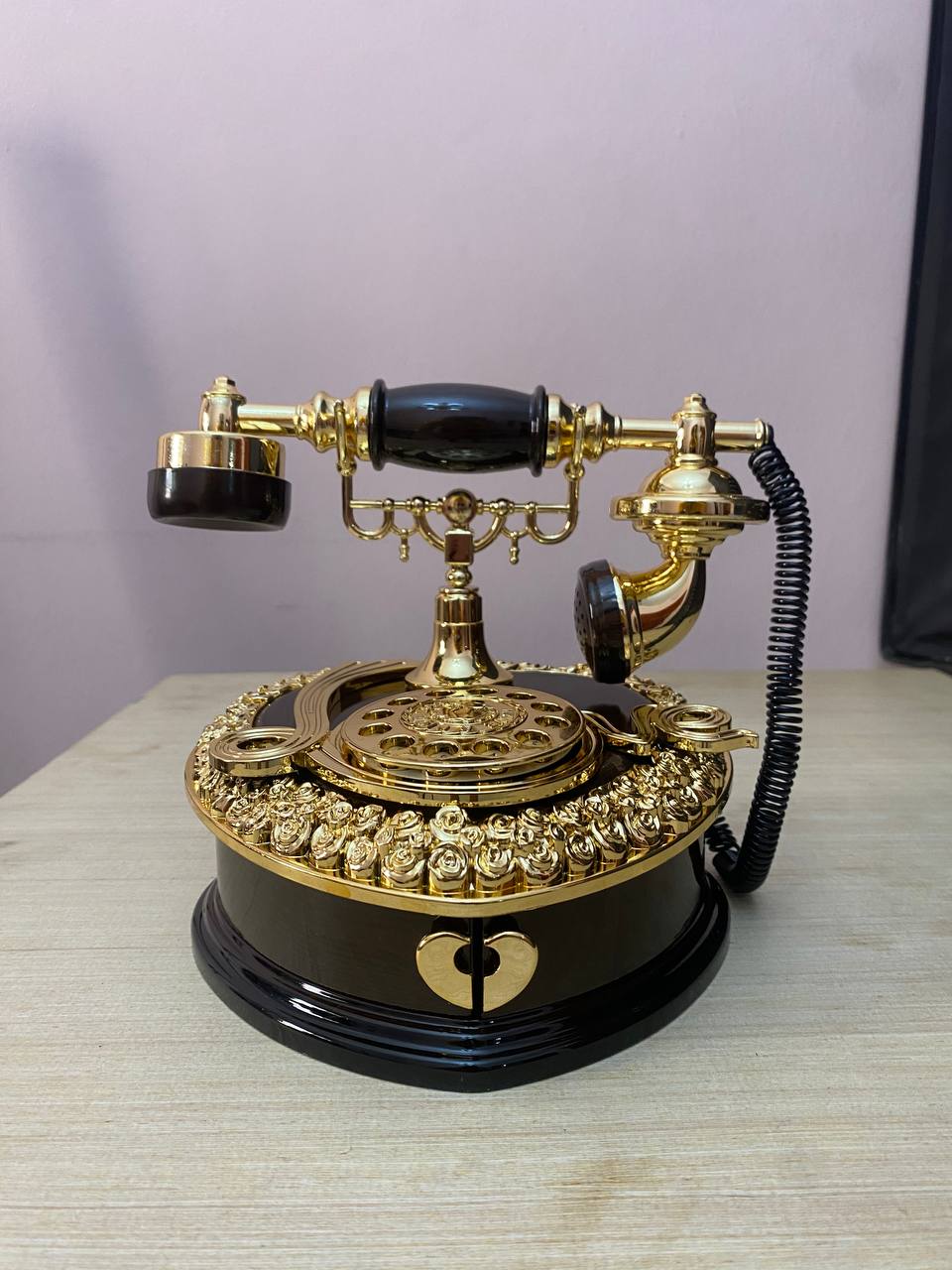 Boîte à musique créative en forme de cœur téléphone vintage décoration pour maison